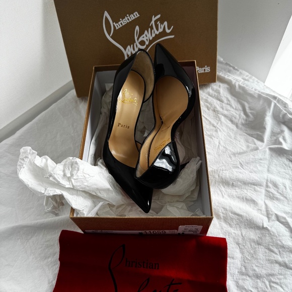 Christian Louboutin Iriza 100 Patent black heels -Size 38- US 8 - Picture 1 of 7